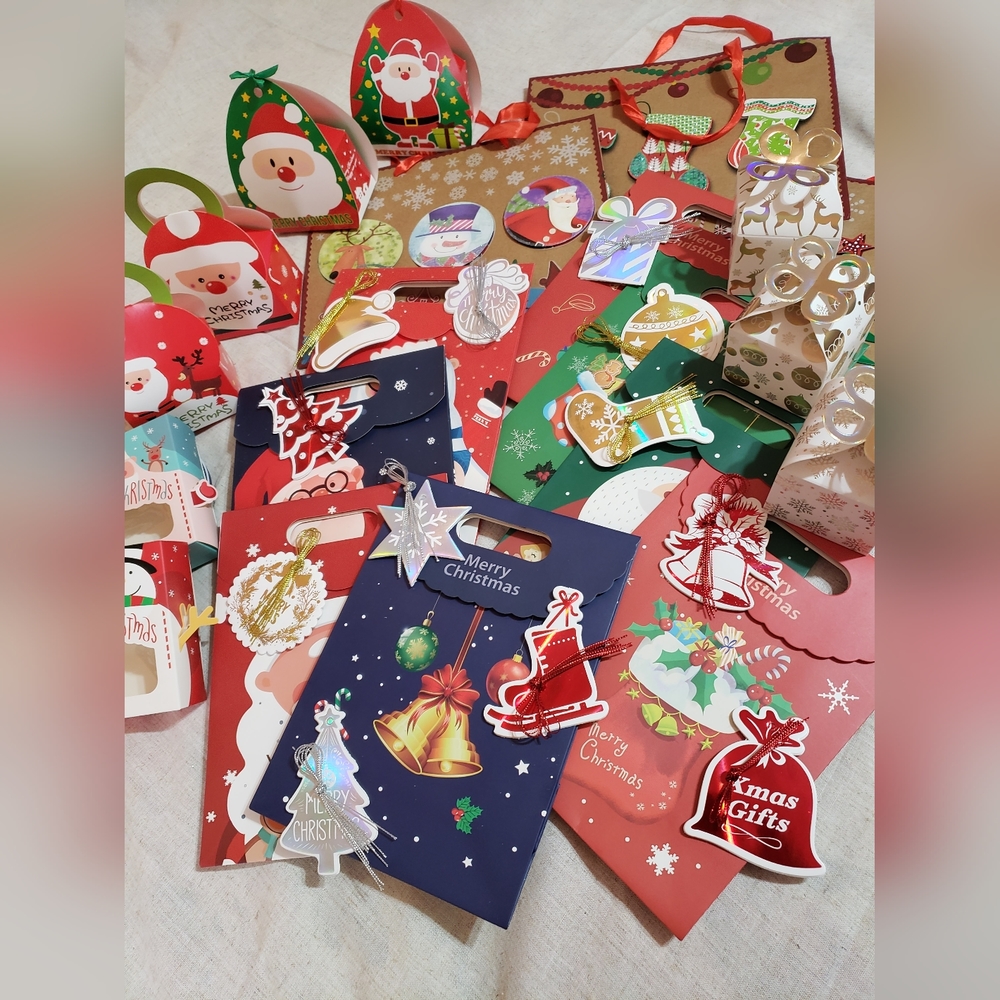 Christmas Gift Bags Assorted Styles Sizes Bundle Of 12 Bags + 12 Name Tags!